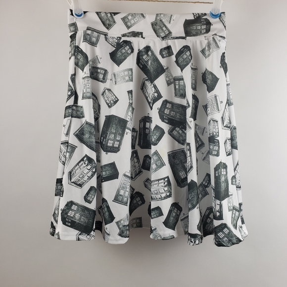 Doctor Who TARDIS Skirt - Picture 3 of 7